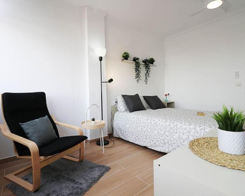 Brand New Apartment. 400 Meters Best Beach 托雷维耶哈 外观 照片